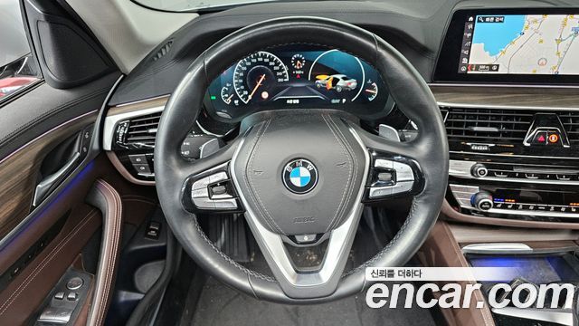 BMW 5-Series 530i xDrive Luxury Plus