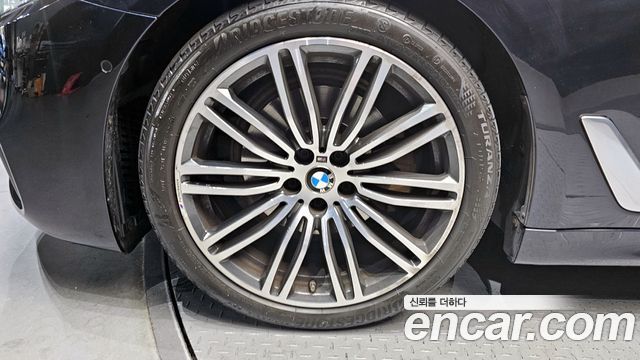 BMW 5-Series 520d M Sport Package Plus