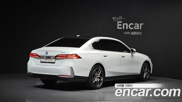 BMW 5-Series 520i