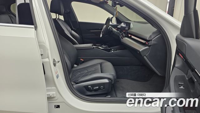 BMW 5-Series 520i
