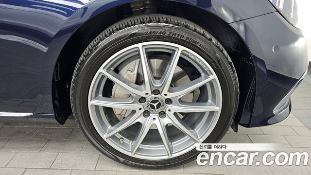 Mercedes-Benz E-Class E300e 4MATIC Exclusive