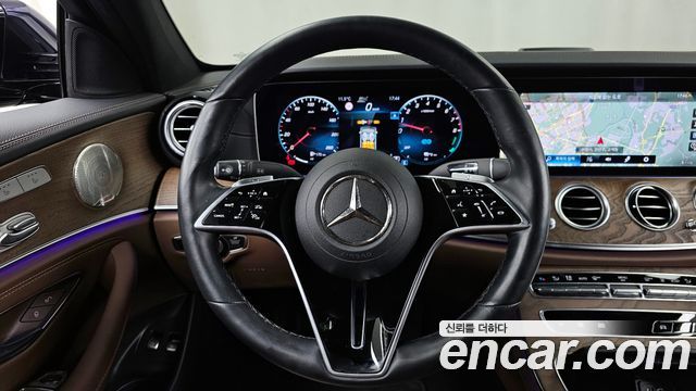 Mercedes-Benz E-Class E300e 4MATIC Exclusive