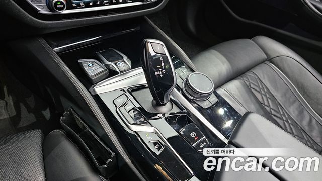 BMW 5-Series 530i Luxury