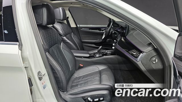 BMW 5-Series 530i Luxury