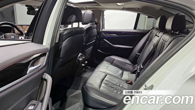 BMW 5-Series 530i Luxury