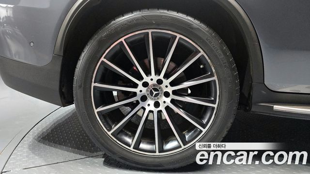 Mercedes-Benz GLC-Class GLC300 4MATIC AMG Line Coupe