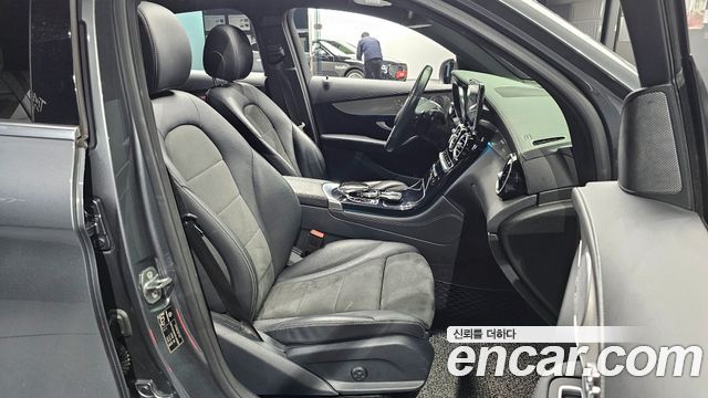Mercedes-Benz GLC-Class GLC300 4MATIC AMG Line Coupe