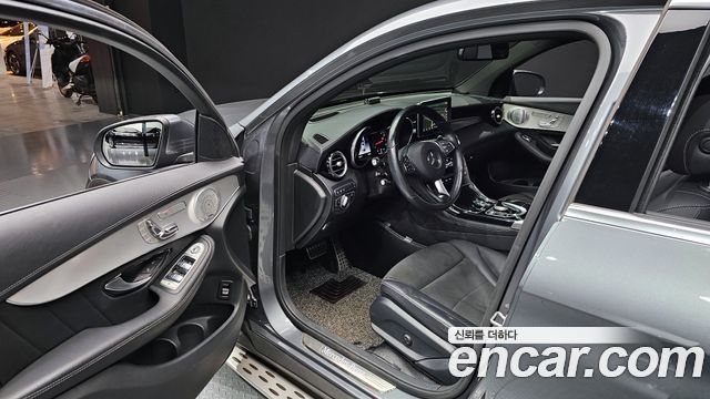 Mercedes-Benz GLC-Class GLC300 4MATIC AMG Line Coupe