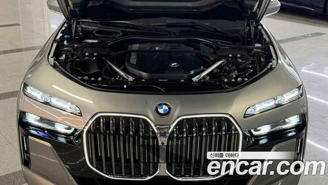 BMW 7-Series 740i xDrive M Sport