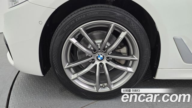 BMW 5-Series 520d xDrive M Sport Package Plus