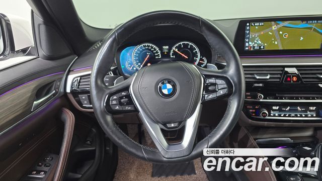 BMW 5-Series 520d xDrive M Sport Package Plus