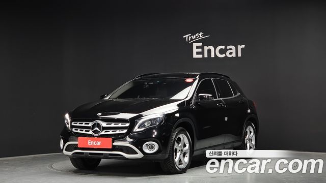 Mercedes-Benz GLA-Class GLA220