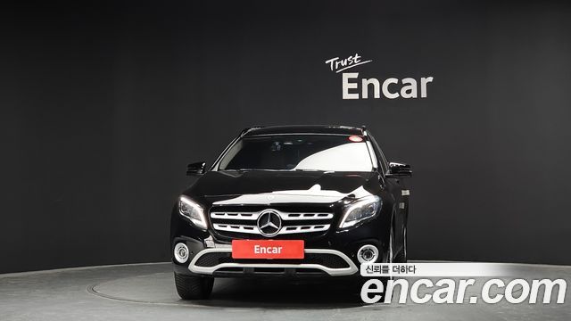 Mercedes-Benz GLA-Class GLA220