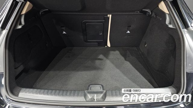 Mercedes-Benz GLA-Class GLA220