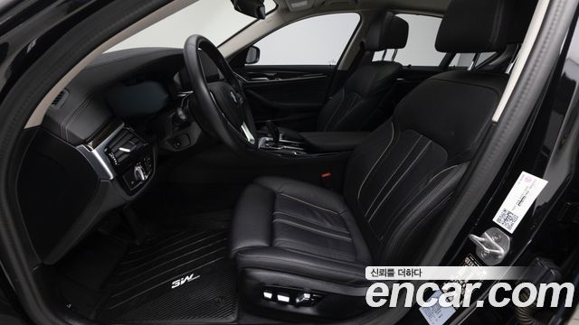 BMW 5-Series 520i Luxury