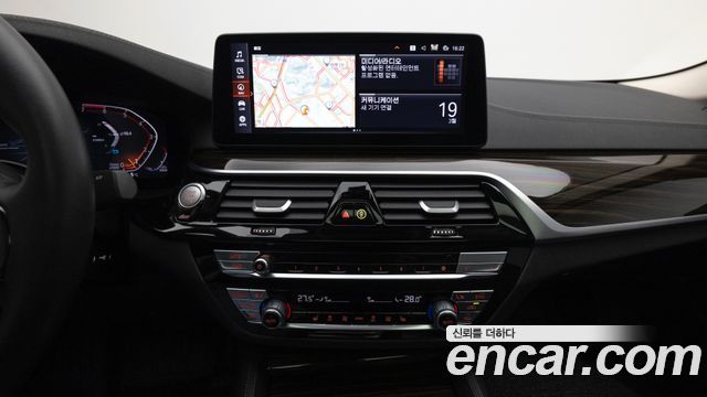 BMW 5-Series 520i Luxury