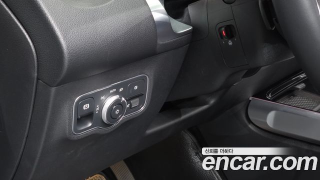 Mercedes-Benz GLB-Class GLB200 d