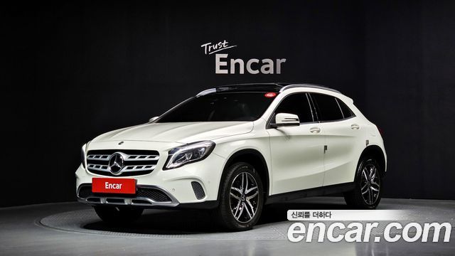 Mercedes-Benz GLA-Class GLA220 Premium