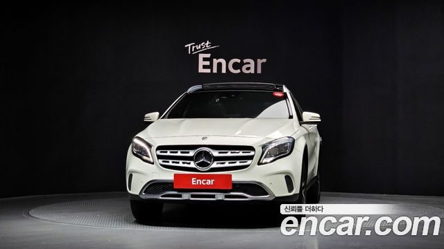 Mercedes-Benz GLA-Class GLA220 Premium