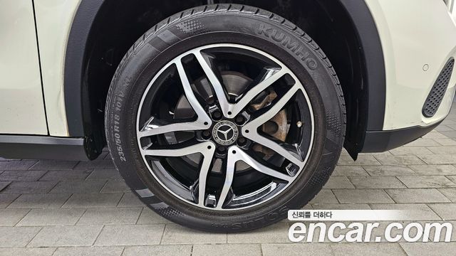 Mercedes-Benz GLA-Class GLA220 Premium