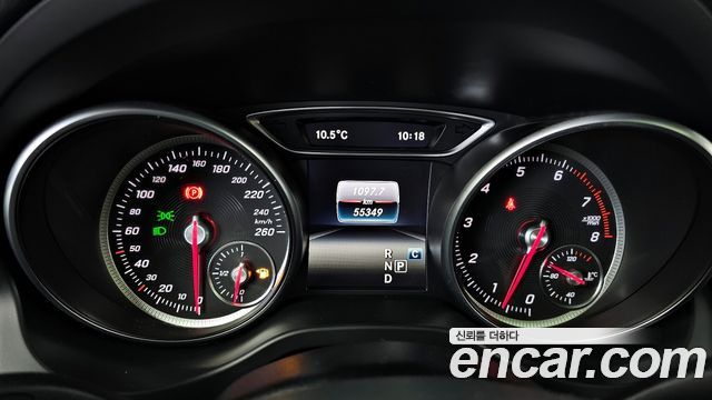 Mercedes-Benz GLA-Class GLA220 Premium