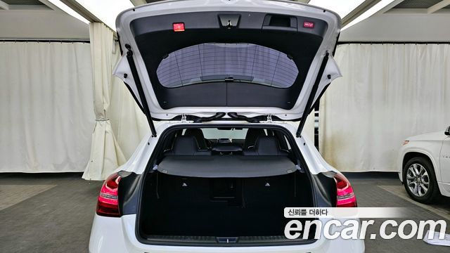 Mercedes-Benz GLA-Class GLA220 Premium