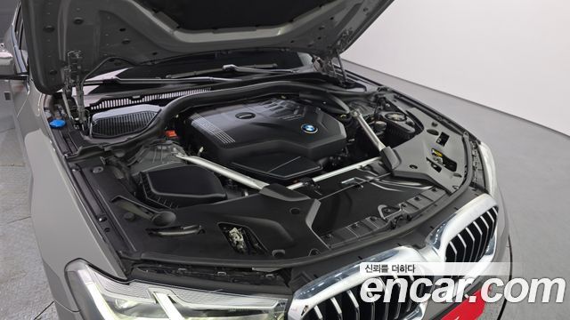 BMW 5-Series 520i Luxury