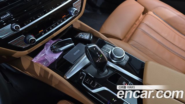 BMW 5-Series 520i Luxury