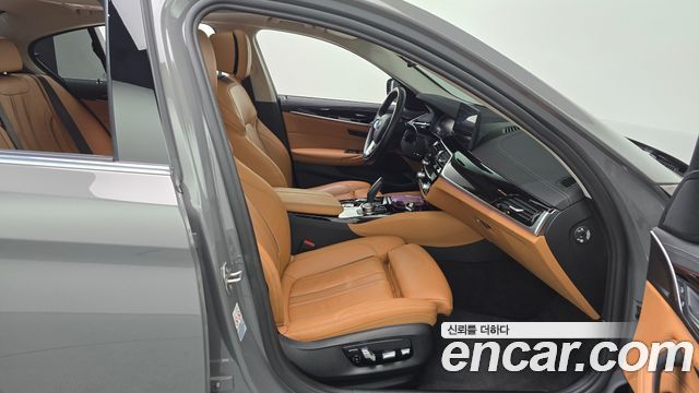 BMW 5-Series 520i Luxury