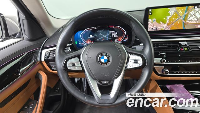 BMW 5-Series 520i Luxury