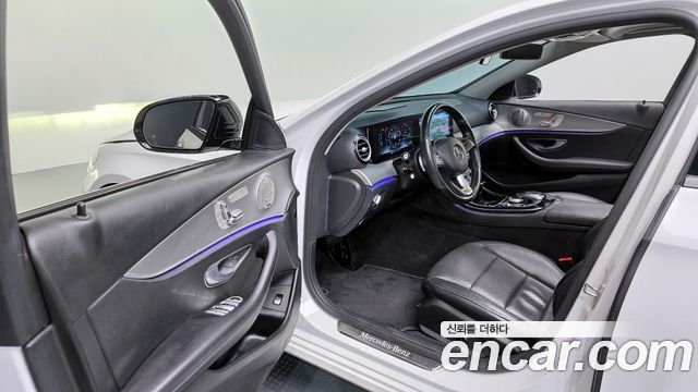 Mercedes-Benz E-Class E300 Avantgarde
