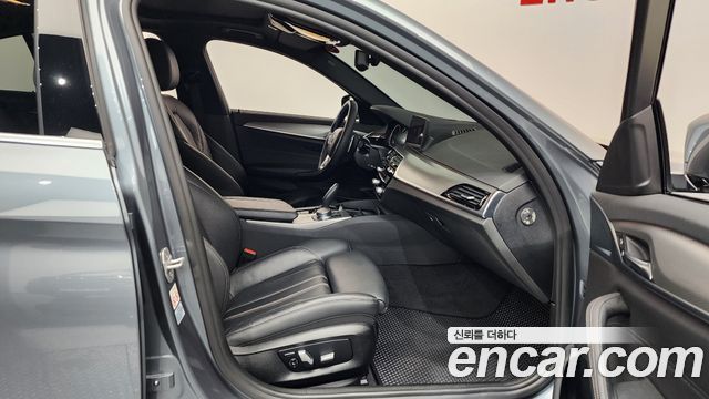 BMW 5-Series 520d M Sport package