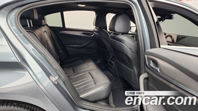 BMW 5-Series 520d M Sport package