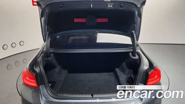 BMW 5-Series 520d M Sport package