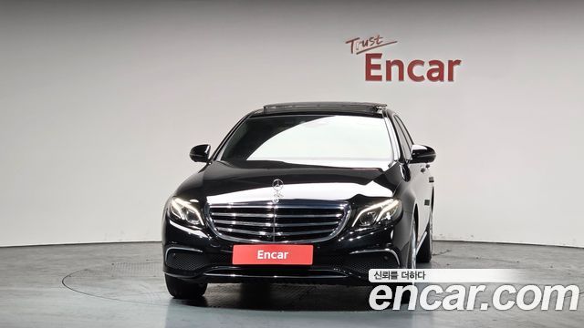Mercedes-Benz E-Class E300 4MATIC Exclusive