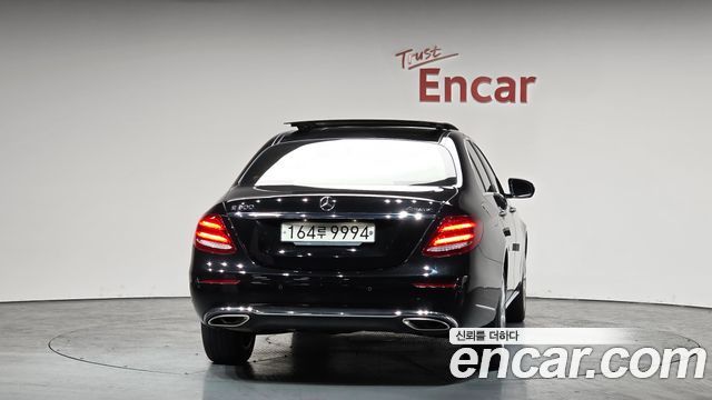 Mercedes-Benz E-Class E300 4MATIC Exclusive