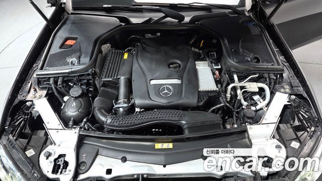 Mercedes-Benz E-Class E300 4MATIC Exclusive