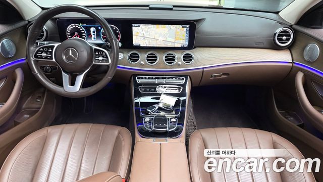 Mercedes-Benz E-Class E300 4MATIC Exclusive