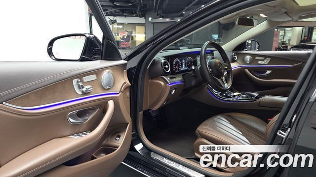 Mercedes-Benz E-Class E300 4MATIC Exclusive