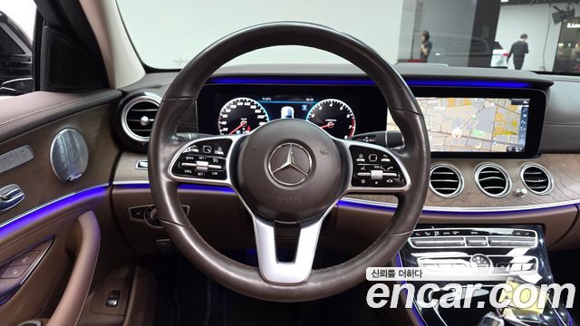 Mercedes-Benz E-Class E300 4MATIC Exclusive