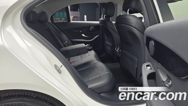 Mercedes-Benz C-Class C200
