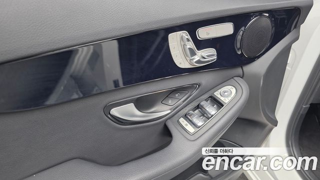 Mercedes-Benz C-Class C200