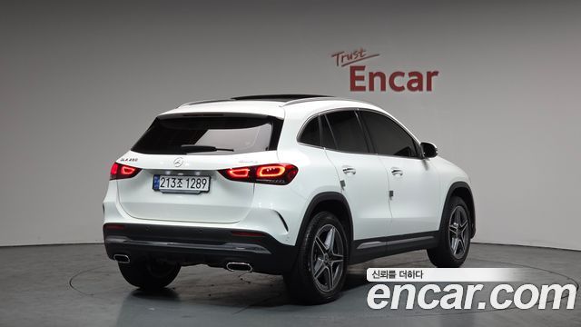 Mercedes-Benz GLA-Class GLA250 4MATIC
