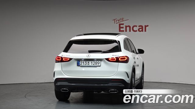 Mercedes-Benz GLA-Class GLA250 4MATIC