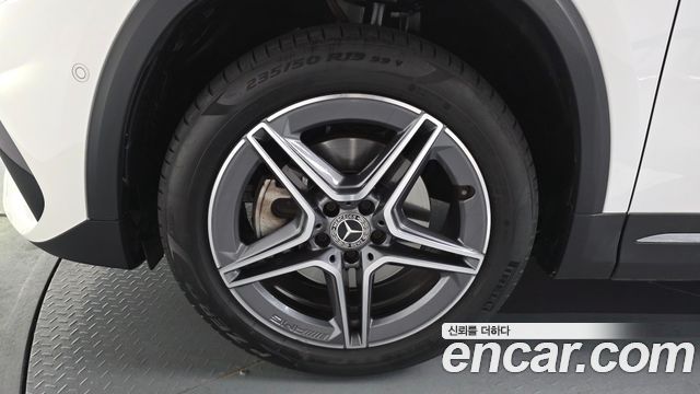 Mercedes-Benz GLA-Class GLA250 4MATIC