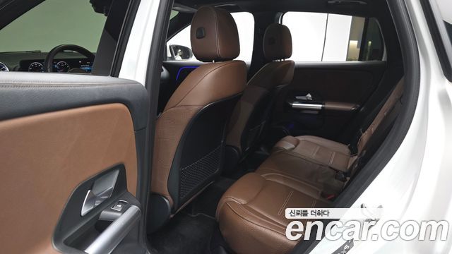 Mercedes-Benz GLA-Class GLA250 4MATIC