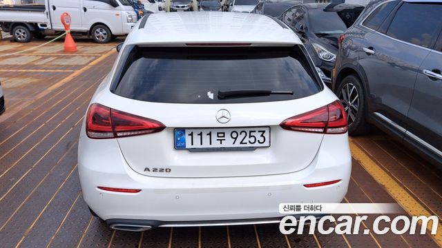 Mercedes-Benz A-Class A220 Hatchback