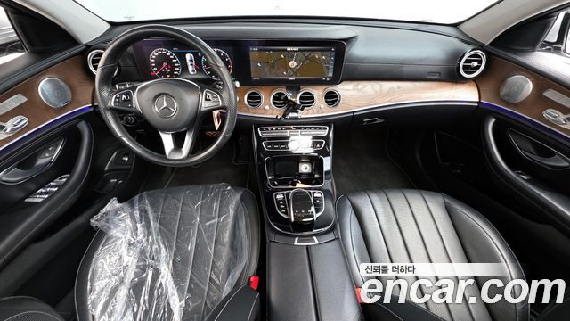 Mercedes-Benz E-Class E300 Exclusive