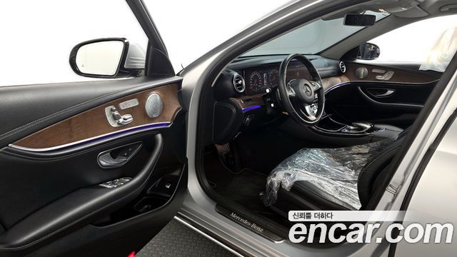 Mercedes-Benz E-Class E300 Exclusive