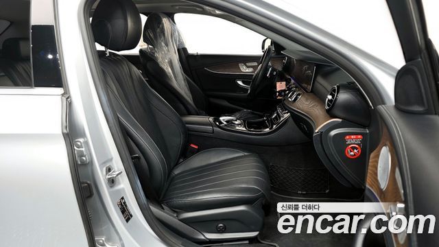 Mercedes-Benz E-Class E300 Exclusive